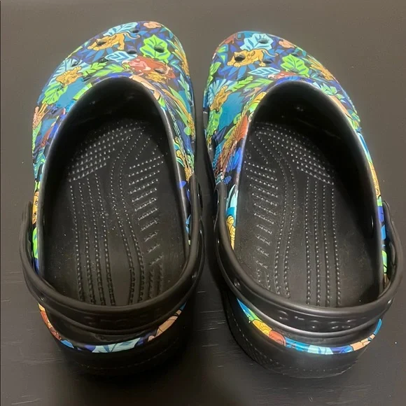 Disney’s The Lion King CROCS Men’s 8, Women’s 10 - Picture 6 of 7